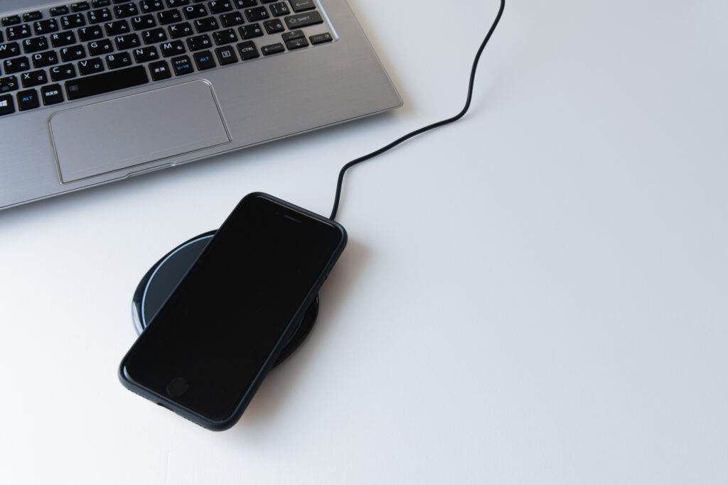 ワイヤレス充電は有線充電よりも高温になり劣化を早める傾向がある