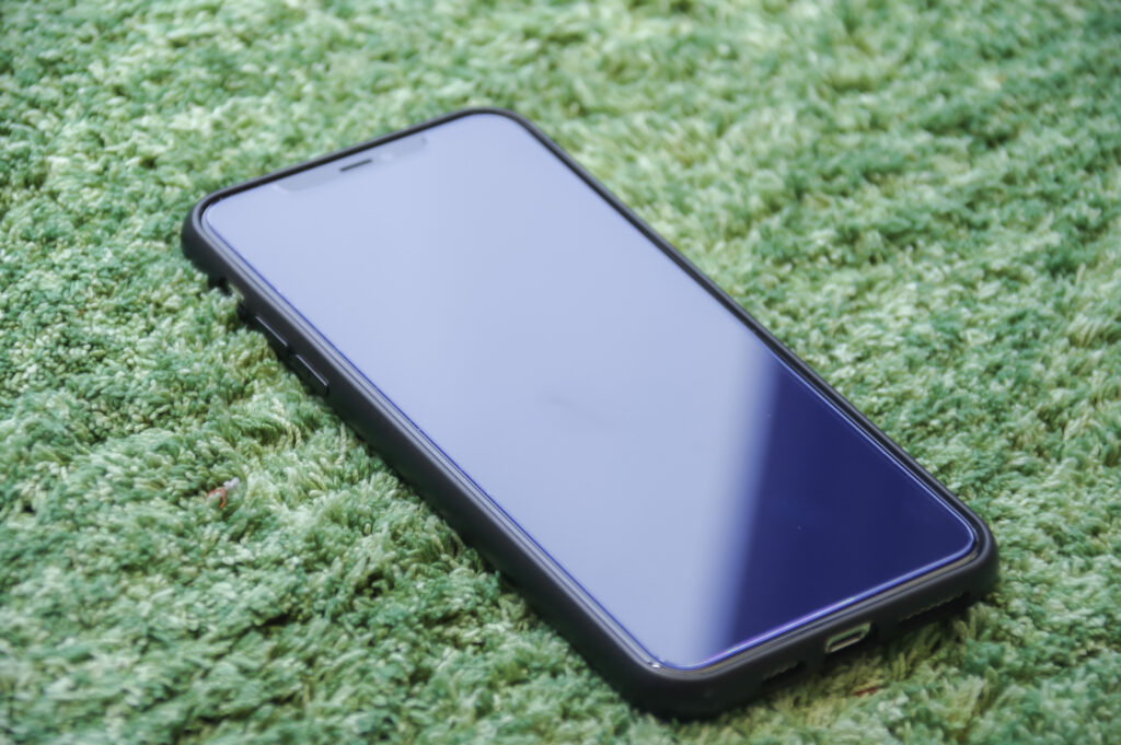 iPhoneの画面割れ修理を自分でするか専門業者に依頼するか判断しよう